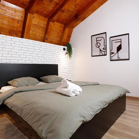 One Love Central Cottage Букурещ Екстериор снимка