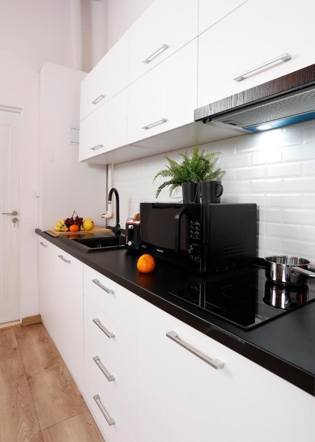 One Love Central Cottage Букурещ Екстериор снимка