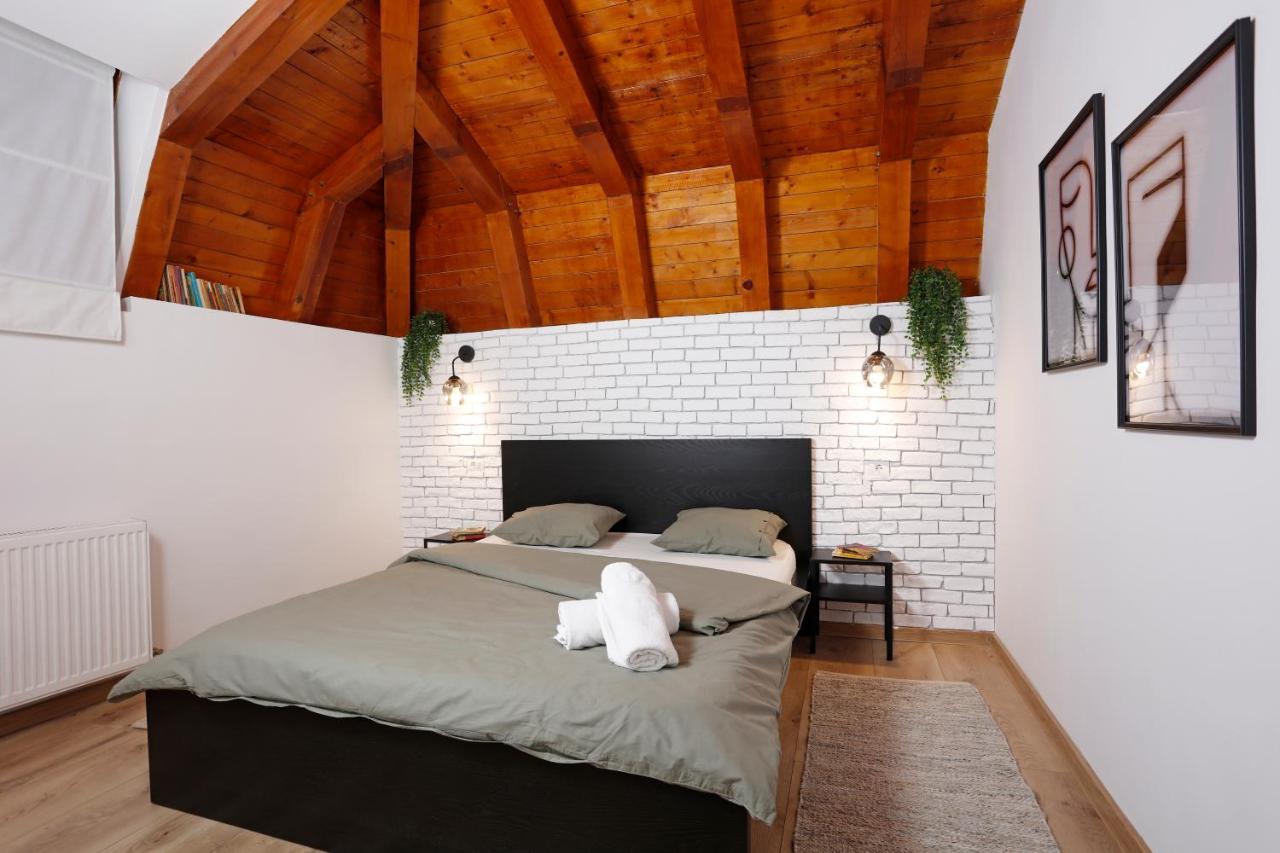 One Love Central Cottage Букурещ Екстериор снимка